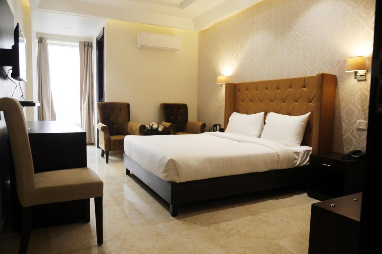 Awadh Inn Noida Kültér fotó