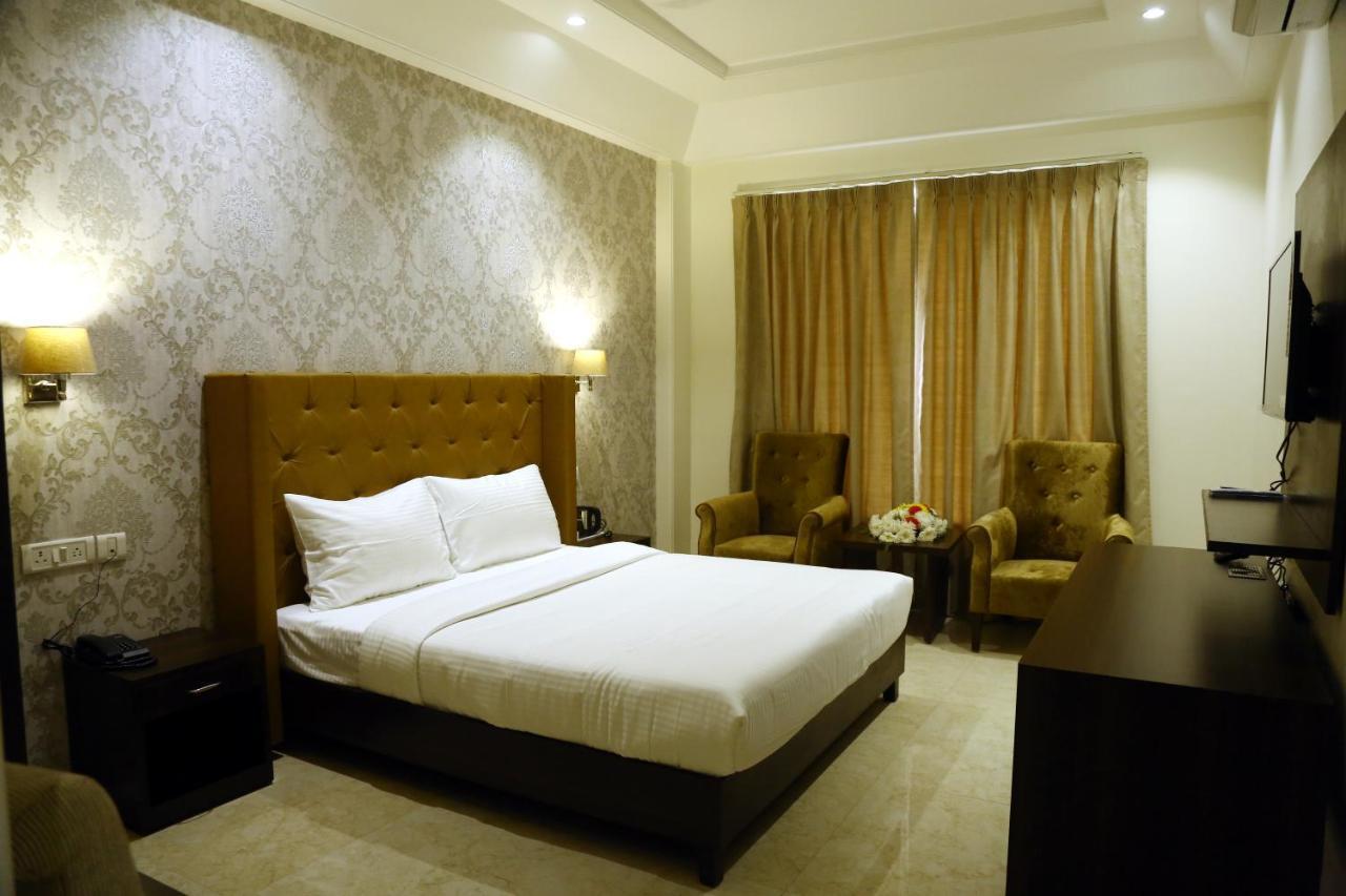 Awadh Inn Noida Kültér fotó