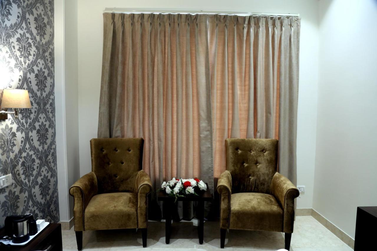 Awadh Inn Noida Kültér fotó
