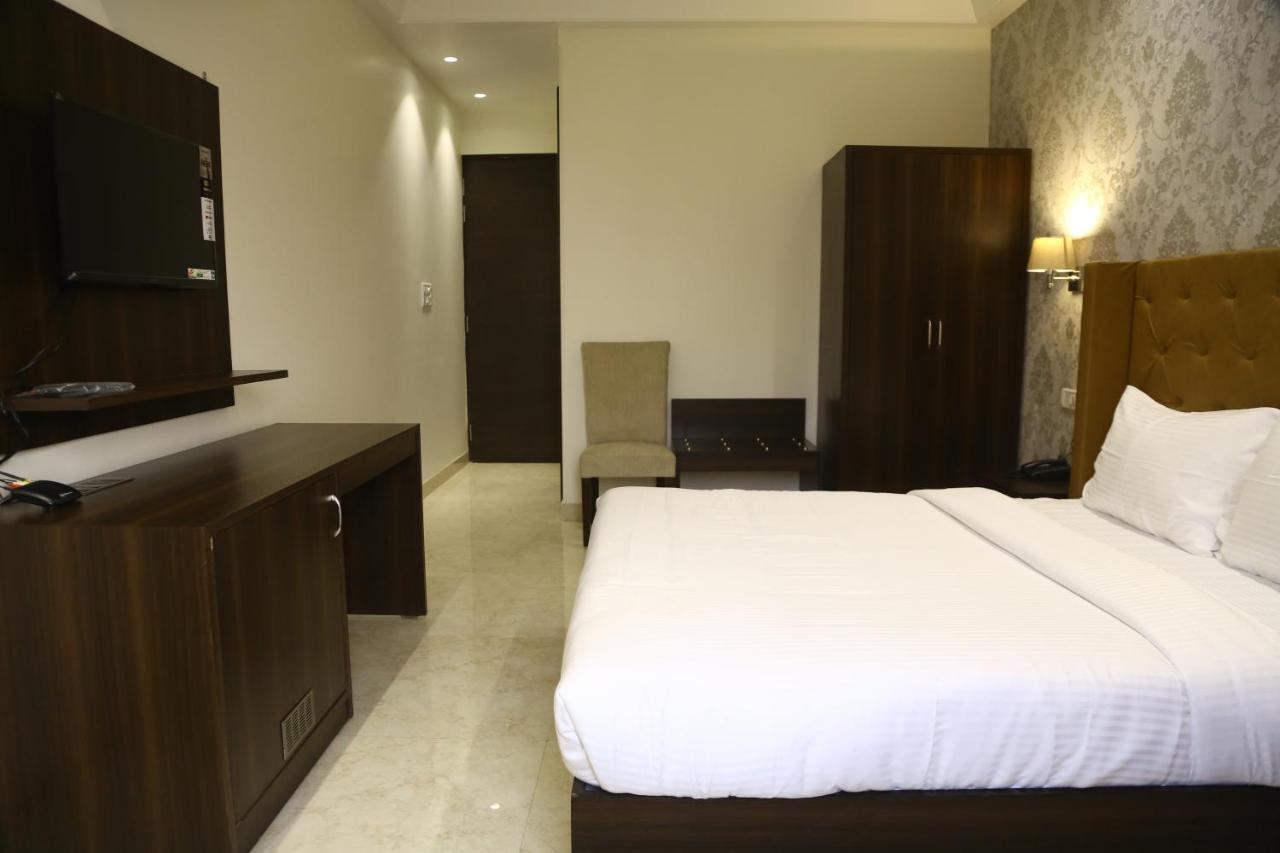 Awadh Inn Noida Kültér fotó