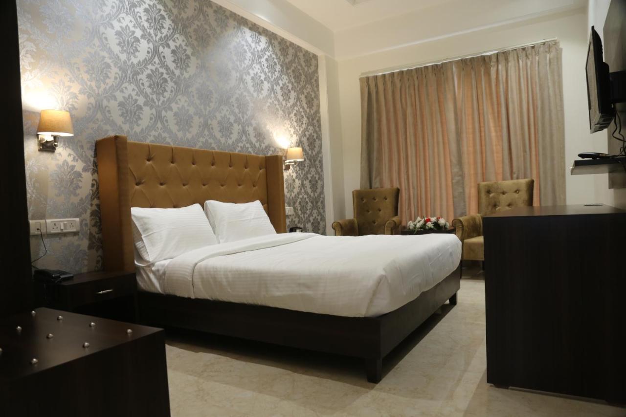 Awadh Inn Noida Kültér fotó